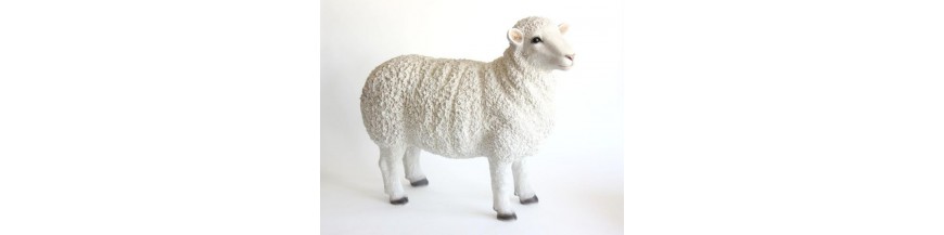 Beeldjes geiten en schapen